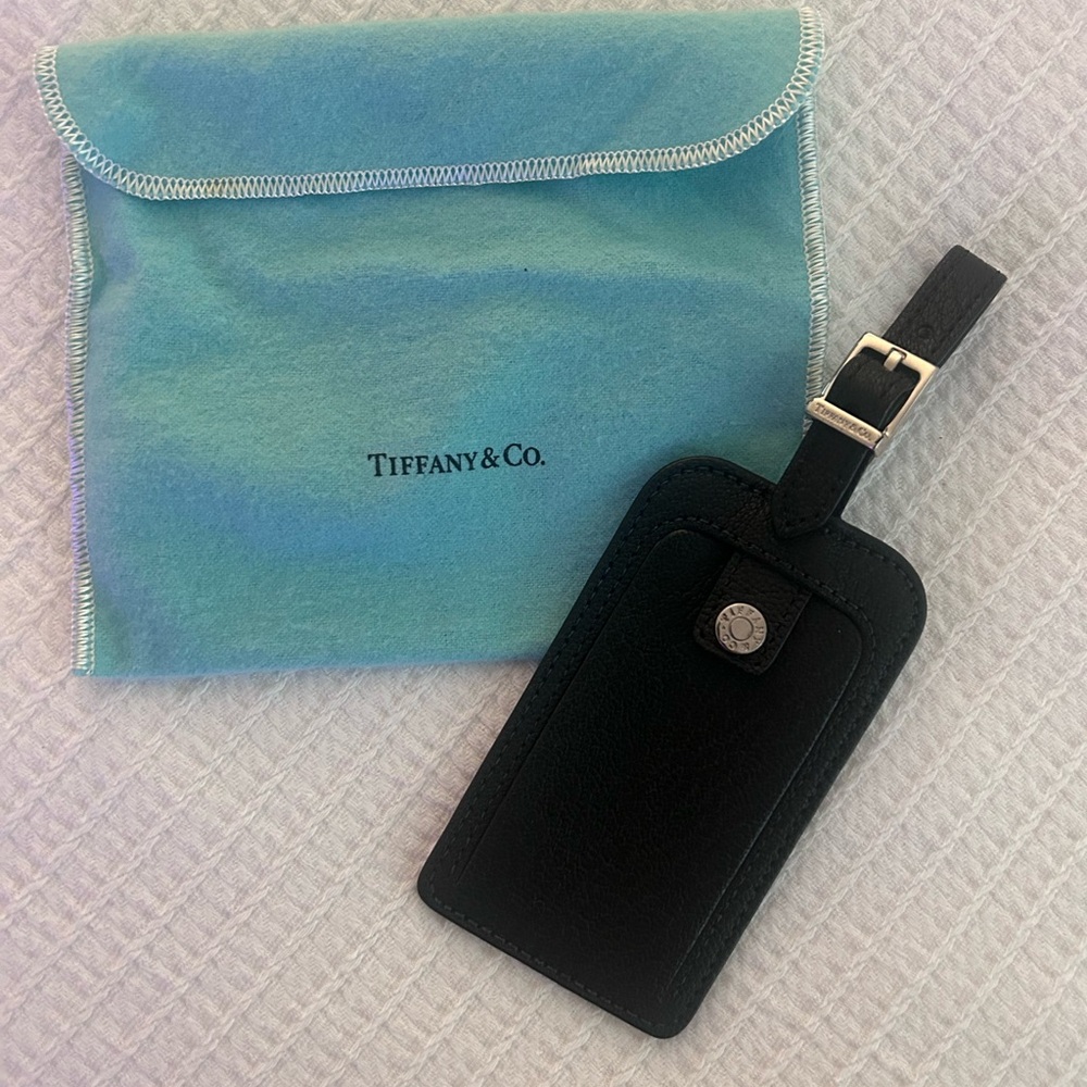 🐣 Tiffany & Co. Black Pebbled Leather Tag